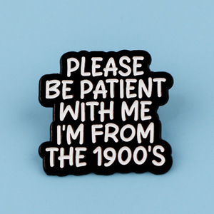 Broche Clássico Preto e Branco com Citações, Acessório de Joalheria para Roupas e Mochilas, Alfinete de Liga Metálica, Sucesso de Vendas no Comércio Exterior - Product Image 2