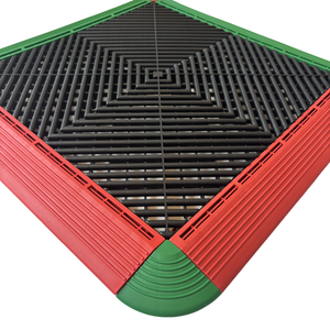 Tapis de sol <span class=keywords><strong>à</strong></span> emboîter antidérapant PP <span class=keywords><strong>à</strong></span> emboîtement Garage carrelage Grille de lavage de voiture amovible en plastique vente - Product Image 3