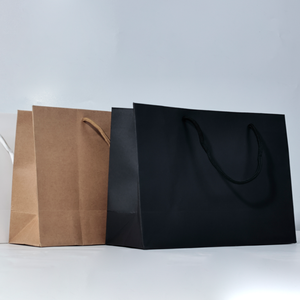 Ucuz toptan düşük fiyat özel baskılı lüks Kraft hediye kağıt alışveriş torbaları giysi için - Product Image 4