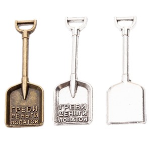 Colgante con diseño de pala de dinero con mango en D, de aleación de zinc en bronce antiguo, con eslogan ruso, para la prosperidad, con etiquetas de regalo - Product Image 4