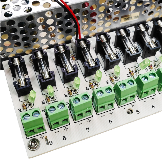 High Quality 9ch 12v 10a Switching Power Supply China Manufactured Power Box for CCTV Accessories AC & DC Port for Camera Use