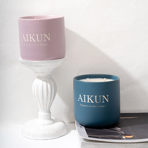 AIKUN Proveedor de Velas Aromáticas de Cera de Soya Natural en Cerámica para Decoración de Hogar de Lujo y Negocios Minoristas - Product Image 3