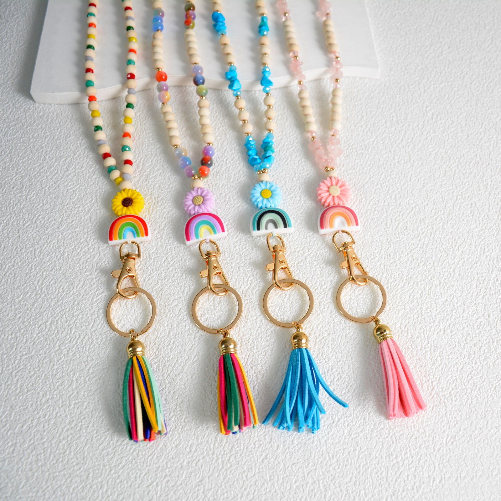Custom New Fashion Retractable Plastic ID Card Holder Personalized Nature Stone Pearl Lanyard Gift for Nurse Student