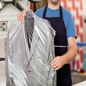 Sacs à vêtements transparents en <span class=keywords><strong>plastique</strong></span> <span class=keywords><strong>housse</strong></span> anti-poussière <span class=keywords><strong>pour</strong></span> vêtements suspendus Costumes de danse robe de mariée costume <span class=keywords><strong>pour</strong></span> nettoyage à sec maison - Product Image 2