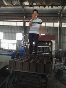 QT5-15 beton/semen kontrol PLC kecepatan cepat otomatis dan stabil peralatan batu Paving peralatan menempatkan Habiterra dari Cina - Product Image 3