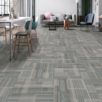 Luxuriöse Geometrische Design-Nylon-Teppichfliesen mit PVC-Rücken in Verschiedenen Grautönen, Flammhemmend für Moderne Büroböden