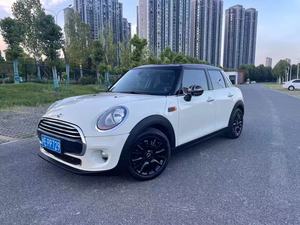 <span class=keywords><strong>Mini</strong></span> <span class=keywords><strong>Cooper</strong></span> Usado <span class=keywords><strong>2015</strong></span> 1.5T Turbo Automático Hatchback Cinco Puertas Cuatro Plazas con Asientos de Cuero Interior Oscuro Llantas R17 - Product Image 1