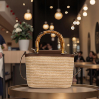 Sac bandoulière tendance pour femme, sac seau en paille tressée à porter à la main avec broderie décorative, nouveau petit sac tissé de niche