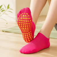 Chaussettes de trampoline antidérapantes avec logo personnalisé pour enfants et adultes, respirantes, en coton, avec grip, pour terrain de jeu intérieur, durables