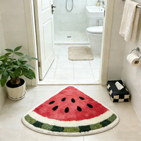 Wassermelonen- und Erdbeer-Fruchtmuster Rutschfester Saugfähiger Badteppich Weicher Flauschiger Schlafzimmerteppich Lustige Teppiche Modischer Teppich