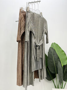 Miyake – T-shirt plissé deux pièces à manches mi-longues pour femme, haut, pantalon ample, nœud papillon, ensemble décontracté de créateur Original - Product Image 6