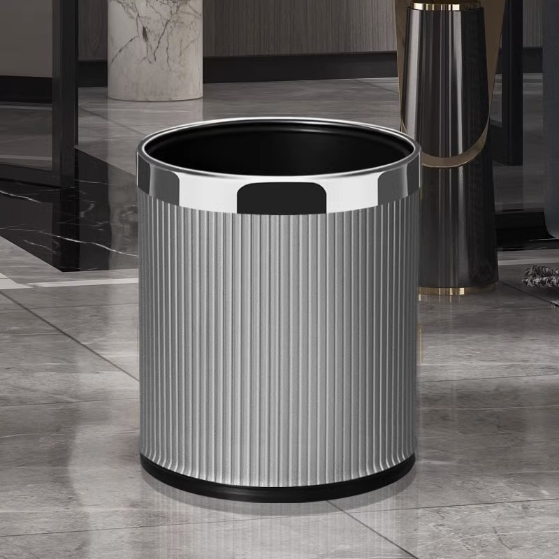 10L Silver-grey Italian striped with silver rim