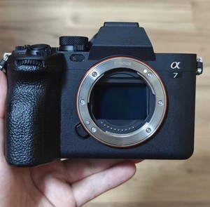 Appareil photo numérique professionnel d'occasion A7 Mark IV, caméra d'enregistrement vidéo 4K, Alpha 7 IV, appareil photo hybride sans miroir de style reflex - Product Image 1