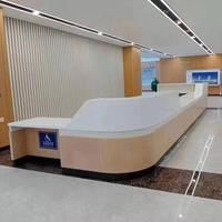 Bureau de réception avec logo personnalisé de haute qualité Mobilier de bureau moderne pour la maison Bar Hôtels et centres commerciaux en panneau de bois