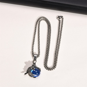 Collier personnalisé avec pendentif en forme de griffe de dragon, perles en verre, bijoux animaux - Product Image 6