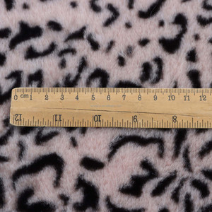 Tela de Felpa de Poliéster 100% con Estampado de Piel de Conejo Sintética Suave Tipo Leopardo Reciclado para Prendas de Moda, Terciopelo - Product Image 2