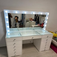 Ensemble de chambre à coucher de luxe moderne avec lumière LED commode et ensemble de miroir de chambre à coucher de maquillage