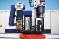 Torno CNC para Madera de Cuerpo de Fundición Pesada MS-1530-ATC con 6 Herramientas, Cargador Automático de Herramientas y Alimentación Automática para Trabajos en Madera