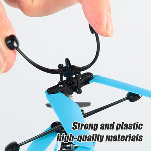 Helicóptero de Inducción de Doble Modo con Control Remoto para Niños, Aeronave Luminosa Transfronteriza con Función de Suspensión por Gestos <span class=keywords><strong>RC</strong></span> - Product Image 4