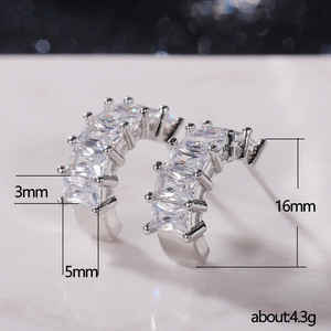 Eleganti Orecchini a Cerchio a C per Donne, Gioielli Scintillanti alla Moda Estiva, Vendita all'Ingrosso - Product Image 6