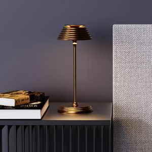 Lampe de <span class=keywords><strong>table</strong></span> électrique artistique moderne en aluminium Design vertical pour la décoration intérieure du salon Étagère de chevet Style de l'<span class=keywords><strong>architecte</strong></span> - Product Image 2