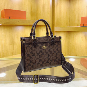 Bolsas de Papel de Diseño de Lujo Louis Versión 2025 con Logotipo Impreso, Dos Asas y Cremallera para Hombre, para Zapatos y Almacenamiento de <span class=keywords><strong>Papas</strong></span> Fritas - Product Image 2