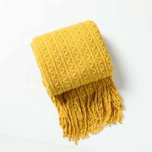 Couverture tricotée en acrylique jaune <span class=keywords><strong>moutarde</strong></span>, légère <span class=keywords><strong>et</strong></span> douce, couverture Jacquard tissée décorative confortable avec glands - Product Image 5