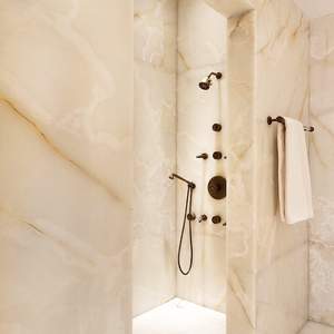 بلاط حائط من الأونيكس للحمام، لوحة حائط من الأونيكس مضاءة من الخلف، رخام أونيكس أبيض - Product Image 3