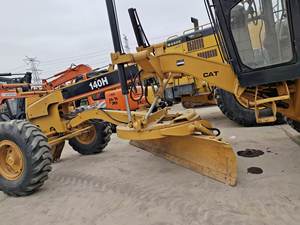 Chargeur sur pneus Caterpillar 140H multifonction d'occasion à basse heure Modèle 2017 Moteur à engrenages de 14 tonnes Excellent état - Product Image 5