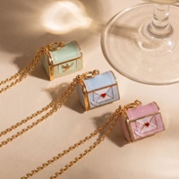 Collier tendance haut de gamme avec breloques en forme de boîte aux lettres et enveloppe, pendentif colombe en forme de cœur, cadeau délicat pour femme