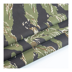 Tiger sọc in ngụy trang giản dị vải dệt kim 100% <span class=keywords><strong>polyester</strong></span> lông cừu cho cô gái áo khoác ngoài trời - Product Image 1