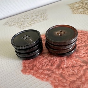 กระดุมเสื้อโค้ททรงกลมทำจากเขาสัตว์ออร์แกนิก แข็งแรง ทนทาน สไตล์คลาสสิก เหมาะสำหรับเสื้อโค้ทหนาและเสื้อคลุม - Product Image 2