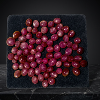 Exportateur indien de rubis naturels taillés en ovale, pierres précieuses étoilées pour la fabrication de bracelets et de colliers, disponibles à prix compétitif