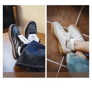Chaussures de football pour hommes, chaussures de sport décontractées pour le printemps, chaussures blanches à semelle plate, chaussures de sport à bout rabattable pour la ville et l'entraînement - Product Image 2
