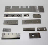 Lames de broyeur personnalisées, couteaux de déchiqueteuse OEM pour les machines de recyclage du plastique, du bois et du caoutchouc