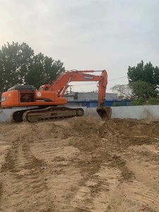 รถขุดตีนตะขาบ Doosan DH420LC-9 มือสอง ขนาด 42 ตัน ปี 2020 สภาพเหมือนใหม่ พร้อมระบบไฮดรอลิก เกียร์ ปั๊ม แบริ่ง สำหรับส่งออก - Product Image 2