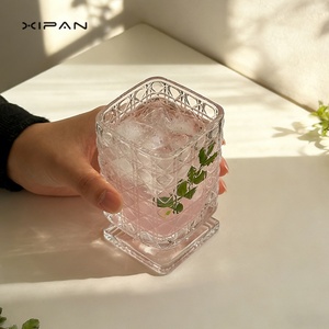 Vaso Cuadrado Clásico Retro de 6oz con Patrón Floral, Superficie Texturizada, Apto para Lavavajillas, para Whisky, Jugos, Uso en Casa o Cafetería - Product Image 3