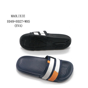 Women's Slippers — pantoufles à enfiler EVA pour hommes, babouches tendances et personnalisées de luxe, sandales originales - Product Image 3