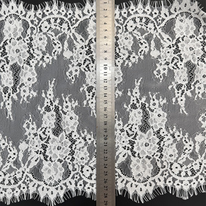 YY Renda Floral de Alta Qualidade 100% Nylon com Bordado Branco para Vestuário de Noiva e Têxteis para o Lar - Product Image 3