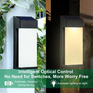Lámpara de Pared de Alta Luminosidad IP44 Impermeable con Carga Automática y Sensor de Luz, Lámpara LED Solar para Jardín y Patio - Product Image 2