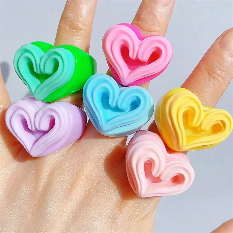 Newest Designer Candy Color Love Heart Acrylic Rings For Women Resin Summer Finger Ring Accessories 2022