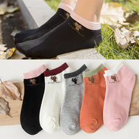 2023 été haute qualité coton rayure courte cheville chaussettes pour dames en gros pas cher respirant Logo femmes chaussettes invisibles