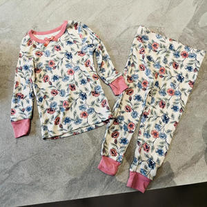 Conjunto de Ropa para Bebé Niña Nicole Miller de 2 Piezas, Manga Larga, Estampado Floral Informal, Tela de Lana, Marca Estadounidense - Product Image 5