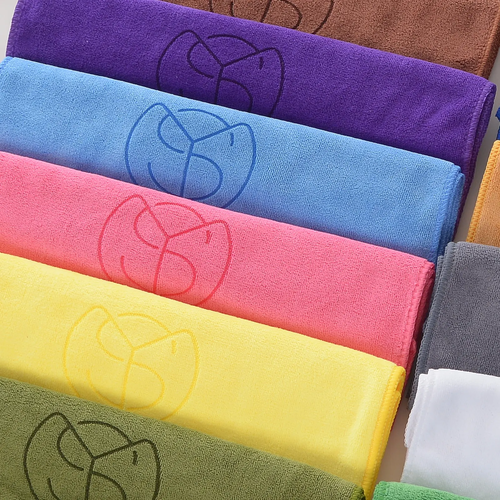 Serviette de sport personnalisée en microfibre absorbante à séchage rapide de haute qualité pour le golf, le yoga et le fitness avec logo personnalisé