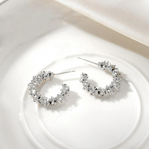 Orecchini Geometrici Irregolari Lucidi per Donne, Gioielli Chic per Abiti da Sera - Product Image 6