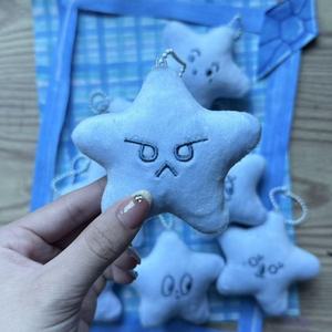 8CM Kpop NT127 Taeyong YUTA <span class=keywords><strong>Doyoung</strong></span> Kawaii estrella de mar azul llavero de peluche 9 Aniversario expresión extraña muñeca Kering Fans regalo - Product Image 2