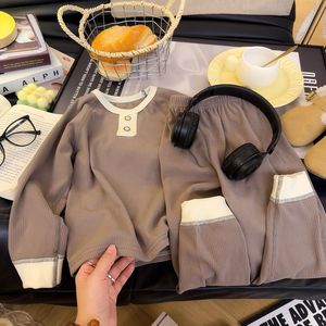Atacado Novo Conjunto de Pijamas Térmicos de Moda para Crianças Meninos e Meninas para Uso em Casa em Duas Peças - Product Image 4