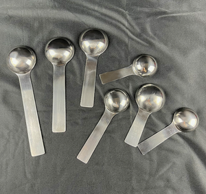 Juego de 5 piezas de cucharas y tazas medidoras de acero inoxidable DFM1520 para cocina, repostería y especias, con báscula y clip, para café - Product Image 4