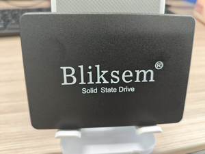 Unidad de estado sólido SATA3 de 2,5 pulgadas (NVMe) Notebook/Desktop M.2 SSD 64G/128G/256G/512G/1T Opciones Nuevo Comercio exterior interno - Product Image 3