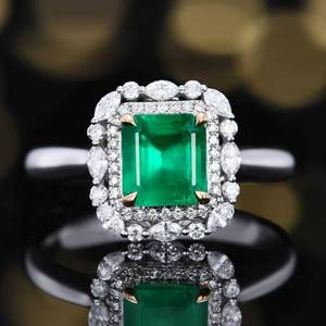 Anillo de Esmeralda Natural Muzo de Corte Esmeralda en Oro Blanco de 18K, Esmeralda Muzo de 1.29ct, 55 Diamantes, Doble Halo, Anillo de Compromiso para Mujer - Product Image 1